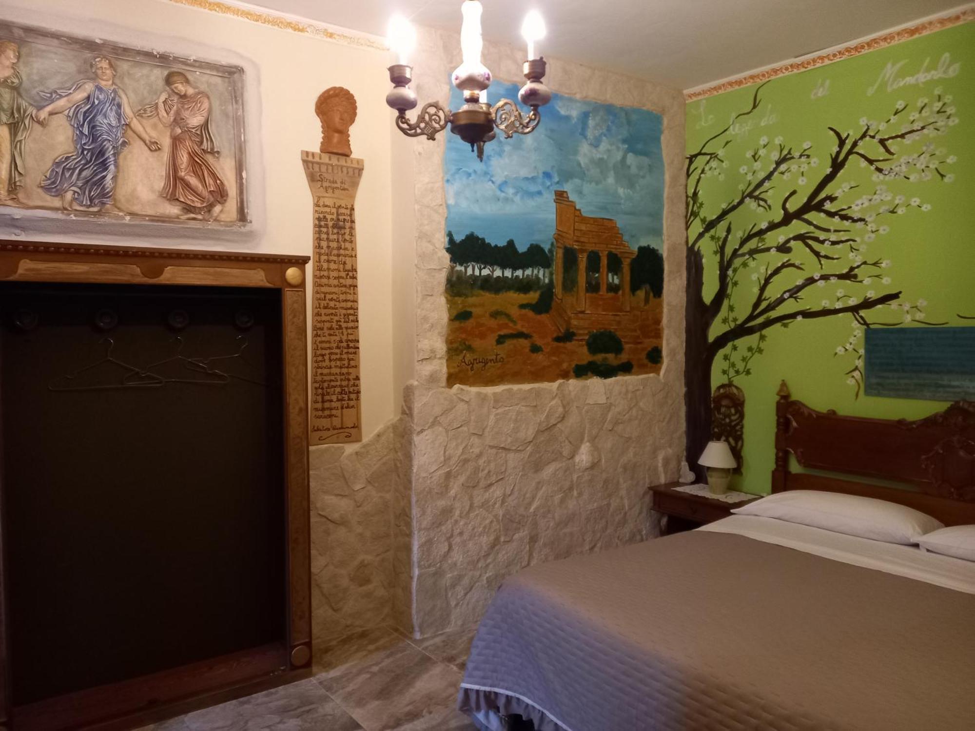 Sicilia In Miniatura "L'Atelier Dell'Etna" Bed and Breakfast Zafferana Etnea Rum bild